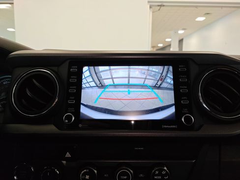 Used 2020 Toyota Tacoma TRD Sport w/ Exterior Package image 23