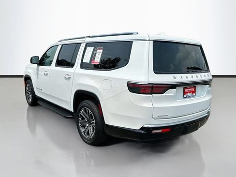 Used 2023 Jeep Wagoneer L Series II AWD/4WD image 8