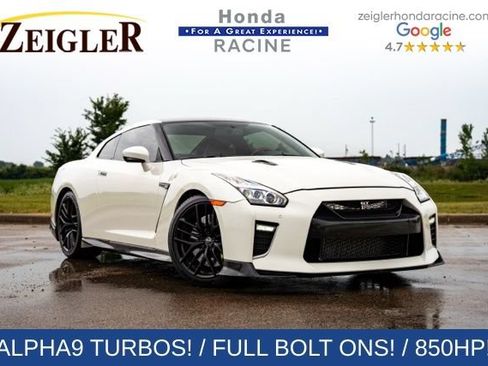 Used 2017 Nissan GT-R Premium w/ Premium Interior Package AWD/4WD image 1