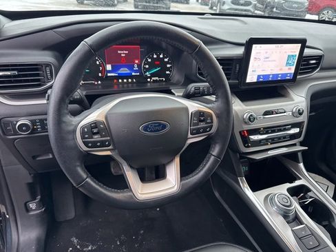 Used 2022 Ford Explorer XLT w/ Equipment Group 202A image 24
