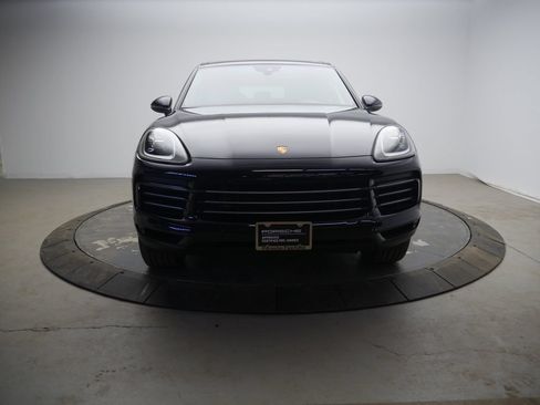 Used 2023 Porsche Cayenne AWD/4WD image 10