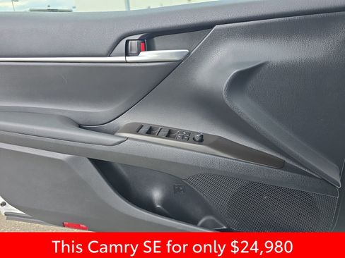 Used 2024 Toyota Camry SE FWD image 33