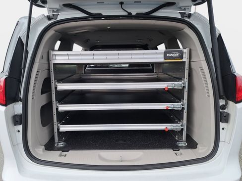 Used 2023 Chrysler Voyager LX image 13