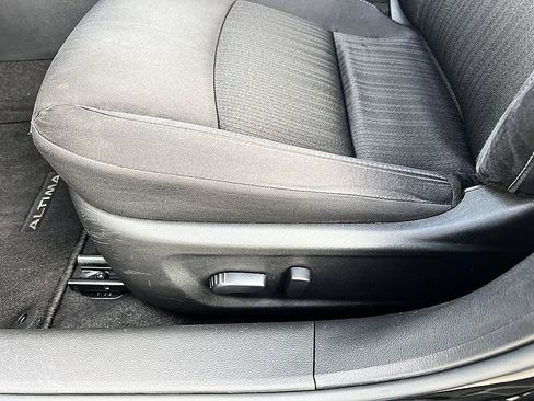 Certified 2025 Nissan Altima 2.5 SV FWD image 21