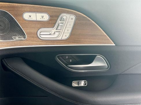 Certified 2024 Mercedes-Benz GLS 450 4MATIC image 32