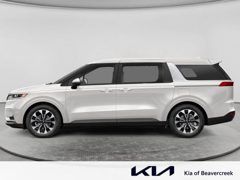 Used 2024 Kia Carnival EX FWD image 3