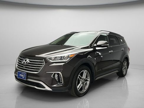 Used 2017 Hyundai Santa Fe Limited AWD/4WD image 2