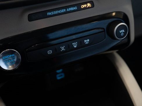 Used 2023 Ford Escape SE image 24