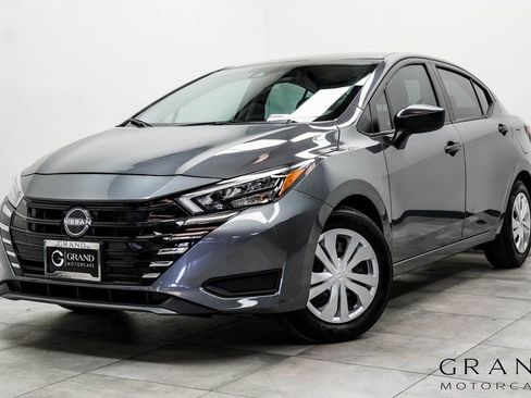 Used 2025 Nissan Versa S w/ Trunk Package FWD image 1