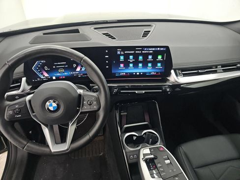 Used 2025 BMW X1 xDrive28i AWD/4WD image 12