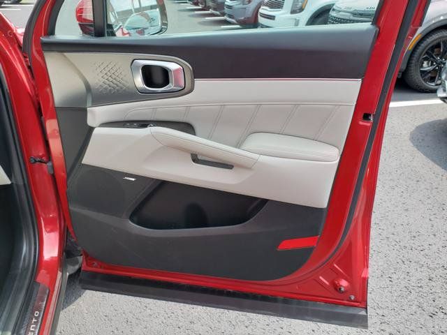 Certified 2023 Kia Sorento SX Prestige w/ Panoramic Sunroof Package AWD/4WD image 23