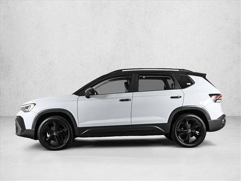 Used 2025 Volkswagen Taos SE AWD/4WD image 9