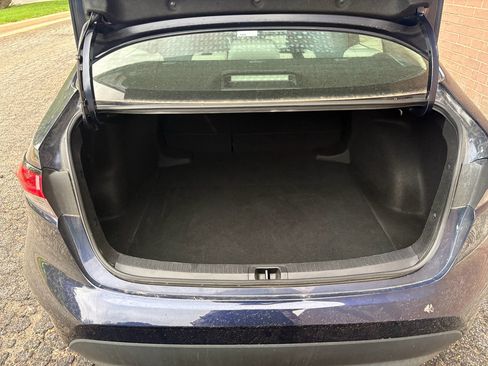 Used 2024 Toyota Corolla LE FWD image 18