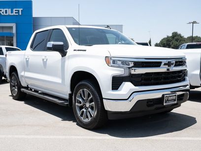 New 2026 Chevrolet Silverado 1500 LT w/ LPO, Dark Essentials Package