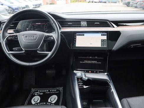 Used 2020 Audi e-tron Premium Plus image 12