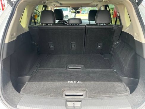 Certified 2025 Nissan Rogue SL w/ Tech Package AWD/4WD image 20