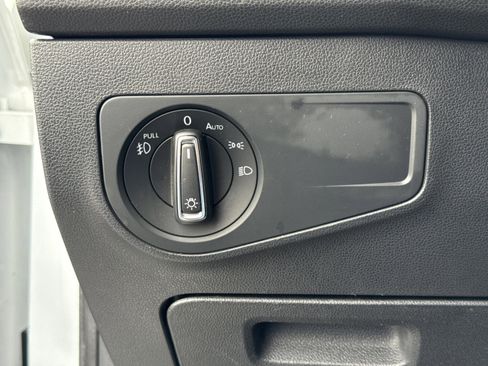 Used 2018 Volkswagen Tiguan SEL Premium w/ R-Line Package image 19