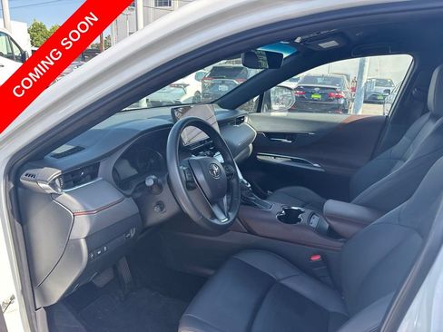 Used 2024 Toyota Venza XLE AWD/4WD image 14