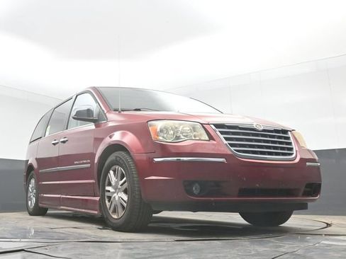 Used 2010 Chrysler Town & Country Limited FWD image 30