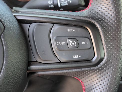 Used 2024 Jeep Gladiator Sport AWD/4WD image 22