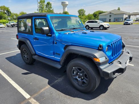 Used 2022 Jeep Wrangler Sport AWD/4WD image 9