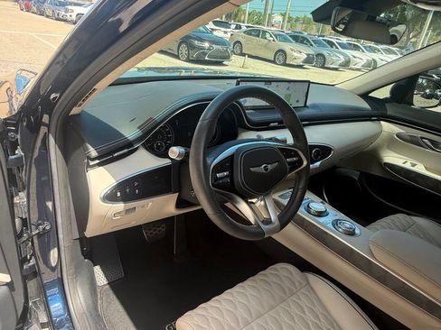 Used 2022 Genesis GV70 3.5T Sport w/ Sport Advanced Package AWD/4WD image 19