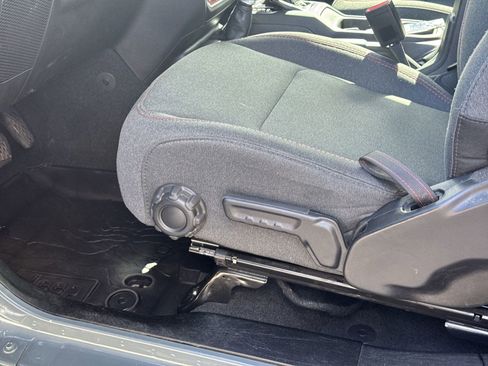 Used 2024 Jeep Wrangler Rubicon image 17