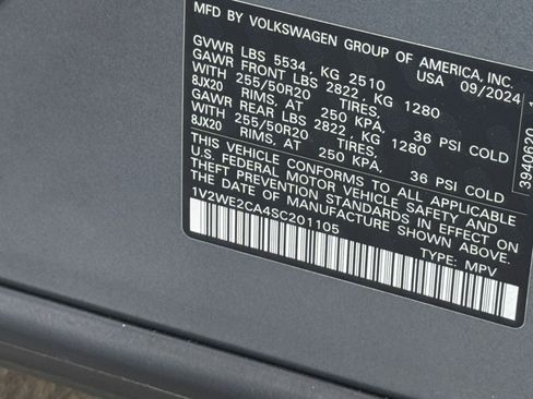 Used 2025 Volkswagen Atlas Cross Sport SE image 29