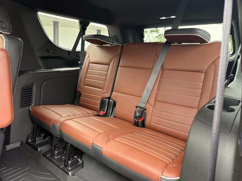 Used 2024 GMC Yukon XL Denali Ultimate AWD/4WD image 29