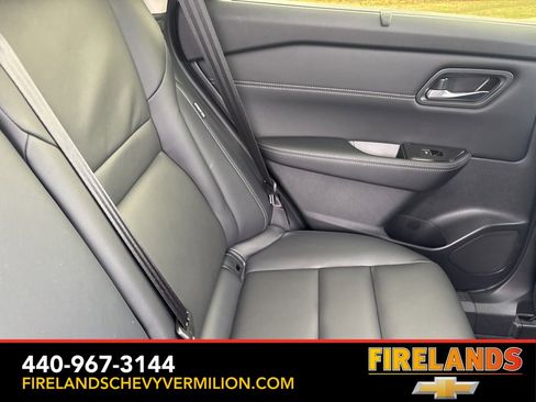 Used 2025 Nissan Rogue SL w/ Tech Package image 42