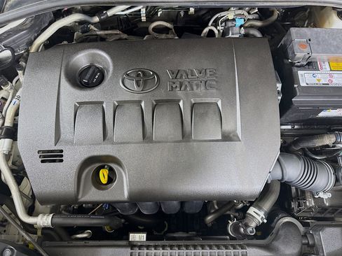 Used 2019 Toyota C-HR LE FWD image 35
