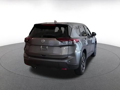 Used 2025 Nissan Rogue SV FWD image 13