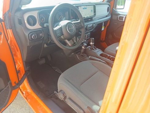 New 2025 Jeep Gladiator Sport image 42