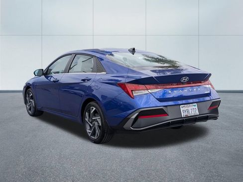 Certified 2026 Hyundai Elantra Limited FWD image 4