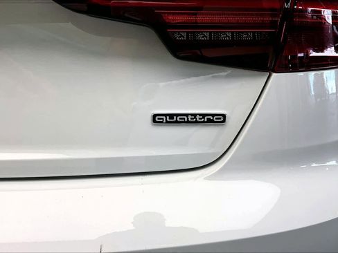 Used 2021 Audi A4 2.0T Premium image 10