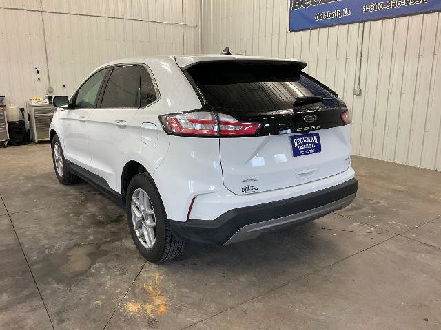 Certified 2024 Ford Edge SEL w/ Convenience Package AWD/4WD image 3