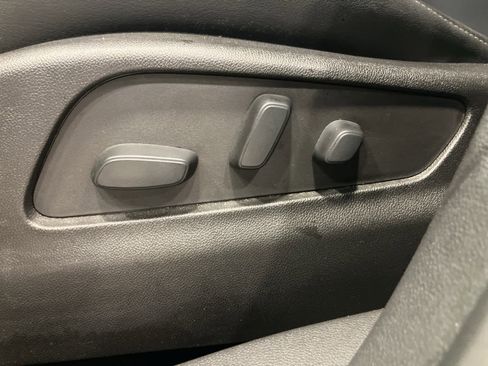 Used 2023 Cadillac XT4 Luxury image 11