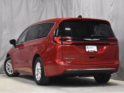 Certified 2024 Chrysler Pacifica Touring-L image 2