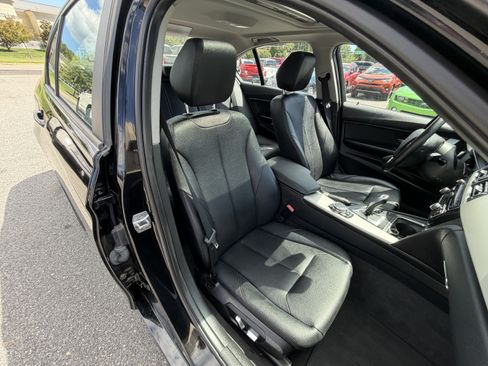 Used 2016 BMW 320i Sedan RWD image 16