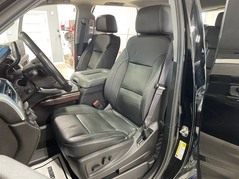 Used 2017 GMC Yukon SLT image 10