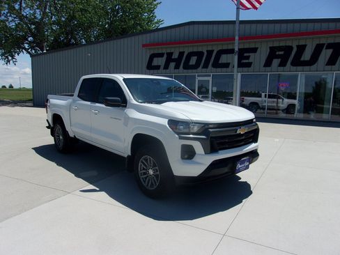 Used 2024 Chevrolet Colorado LT w/ LT Convenience Package II AWD/4WD image 1