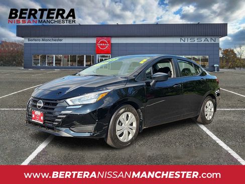 Used 2025 Nissan Versa S w/ Trunk Package FWD image 1