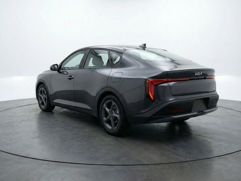 Used 2025 Kia K4 LXS image 9