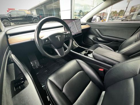 Used 2018 Tesla Model 3 Long Range image 14