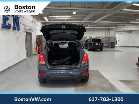 Used 2022 Chevrolet Trax LS w/ Tint and Cruise Package image 11