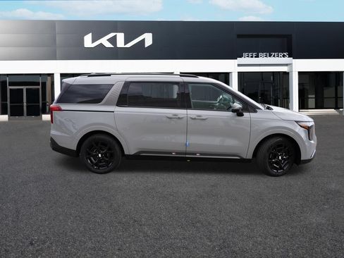 New 2027 Kia Carnival EX FWD image 2