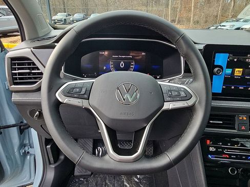 New 2026 Volkswagen Taos SE AWD/4WD image 17