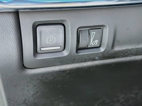 Used 2019 Cadillac XT4 Premium Luxury w/ Cold Weather Package AWD/4WD image 10