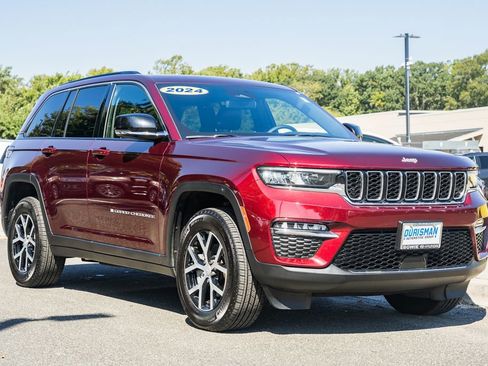 Used 2024 Jeep Grand Cherokee Limited image 1