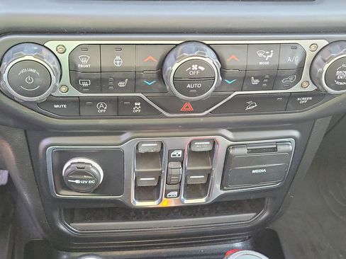 Used 2019 Jeep Wrangler Unlimited Sport S image 27